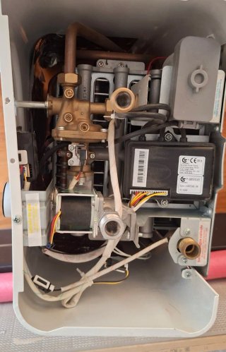 Calentador de agua HTW a gas nuevo