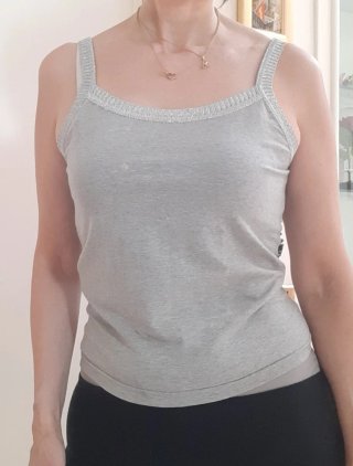 Completo List top e cardigan grigio