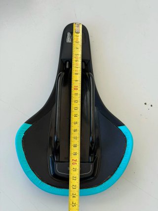 Sillín Fizik Alpaca Mobius Terra 145mm celeste