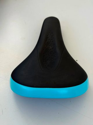 Sillín Fizik Alpaca Mobius Terra 145mm celeste