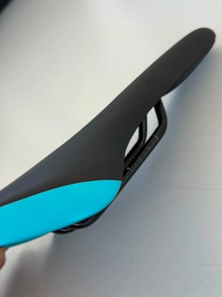 Sillín Fizik Alpaca Mobius Terra 145mm celeste
