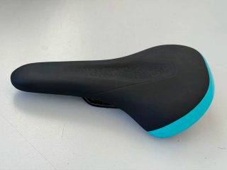 Sillín Fizik Alpaca Mobius Terra 145mm celeste