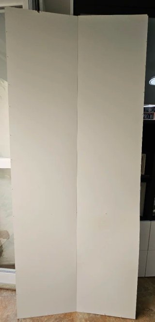 Armario blanco de madera