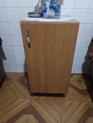 Mueble auxiliar madera 83x40x50, como nuevo, 50€
