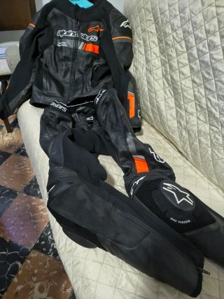Mono Alpinestars GP Force talla 50