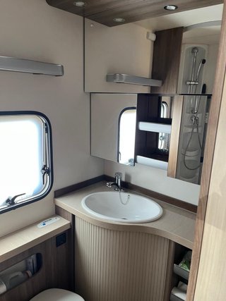 Caravana Hobby 545 KMF