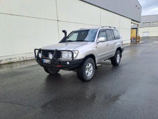 Toyota Land Cruiser 100 2000