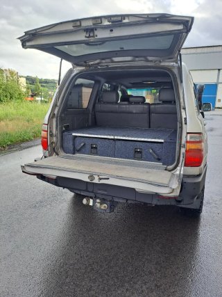 Toyota Land Cruiser 100 2000