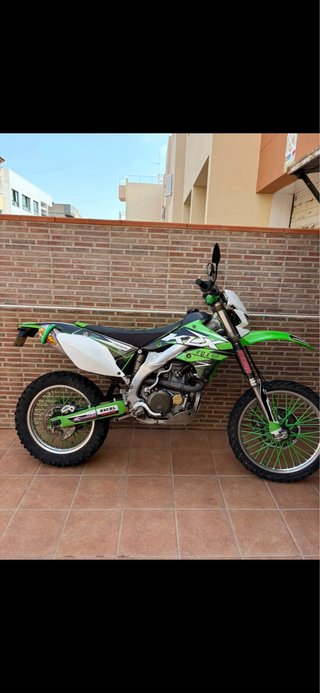 Kawasaki KLX 450R Enduro Moto