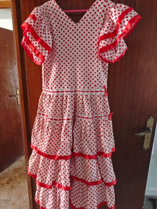 Vestido de flamenca lunares rojo y blanco