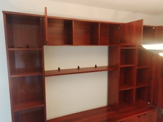 Mueble TV salón nogal cristal y madera
