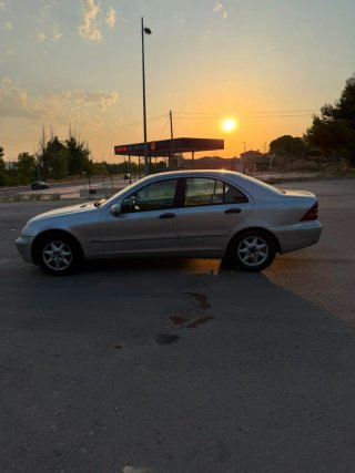 Mercedes-Benz 220 2003