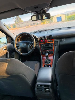 Mercedes-Benz 220 2003