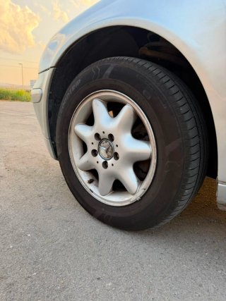 Mercedes-Benz 220 2003