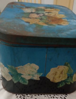 Scatola vintage in latta "Taglia"