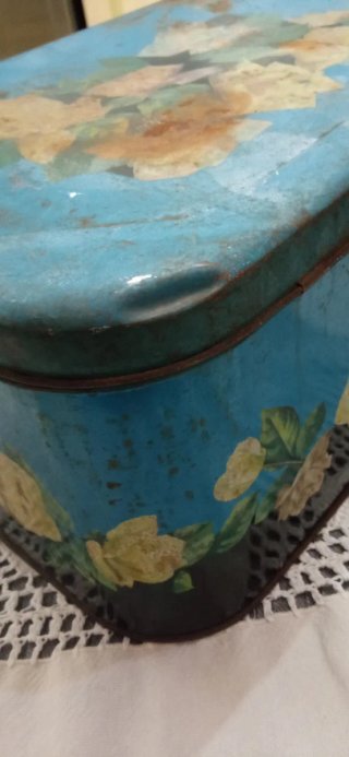 Scatola vintage in latta "Taglia"