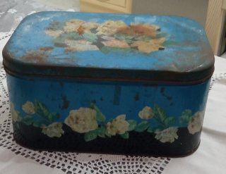 Scatola vintage in latta "Taglia"