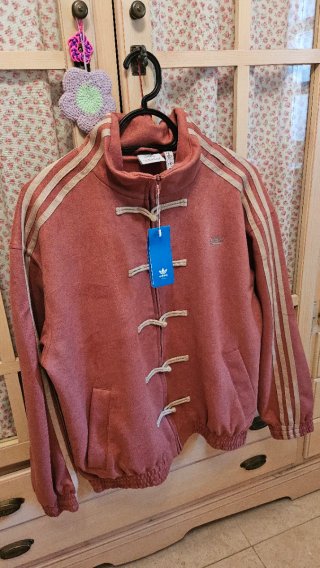 Sudadera Adidas Año Nuevo Chino Rosa con etiquetas