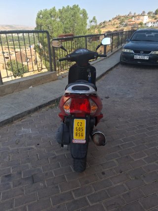 Kymco Vitality Rojo