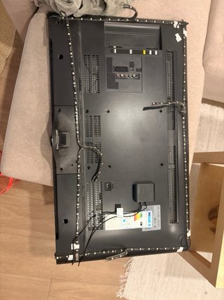 Televisor Samsung Negro y Plateado
