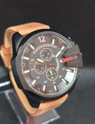 Reloj Diesel Mega Chief DZ4343 Piel Marrón