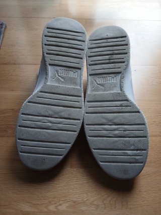 Zapatillas Puma Violetas y Blancas