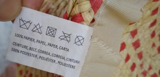 Cappello di paglia con fiocco rosa