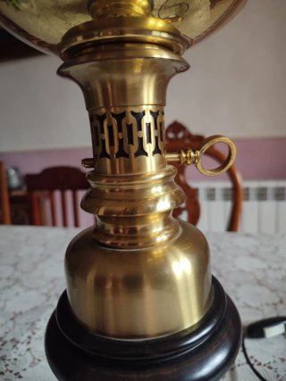 Lámpara vintage de latón estilo quinqué