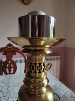 Lámpara vintage de latón estilo quinqué