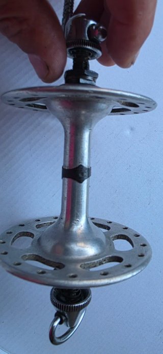 Cubo Campagnolo 36 furos, falange alta.