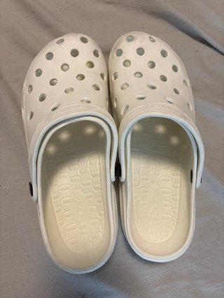 Crocs Blancas Talla 42 Se ha usado una vez.
