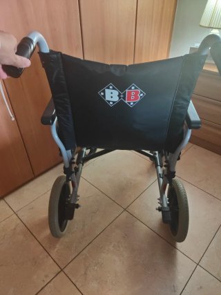 Silla de ruedas de calidad. Como nueva