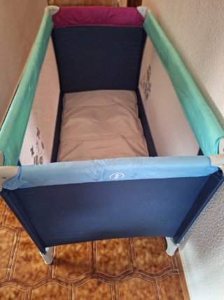Cuna de viaje o parque infantil