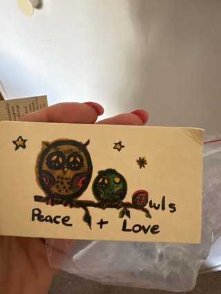 Vestido negro con detalles de colores PEACE+LOVE