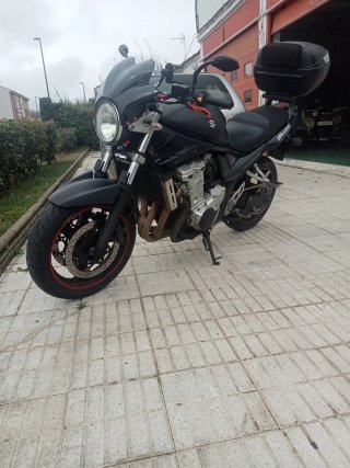 Suzuki Bandit Naked Negra