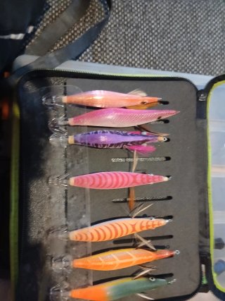 Estuche señuelos pesca calamar