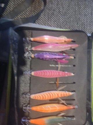Estuche señuelos pesca calamar