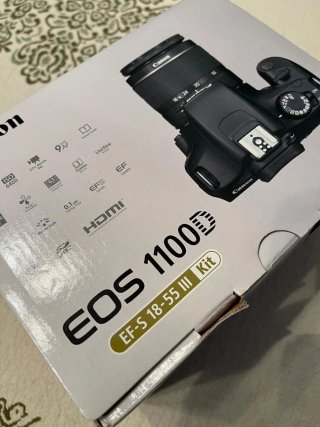 Canon EOS 1100D + Objetivo EF-S 18-55mm III