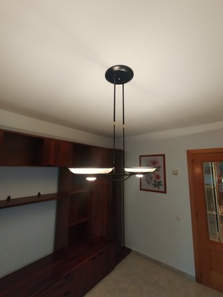 Lámpara salón nórdica negra y dorada