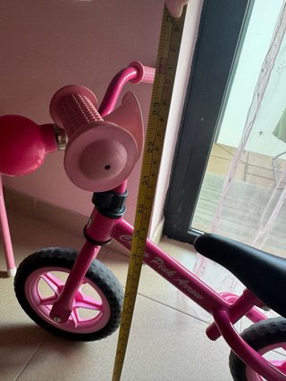 Bicicleta infantil rosa sin pedales