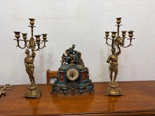 Reloj y Candelabros Bronce