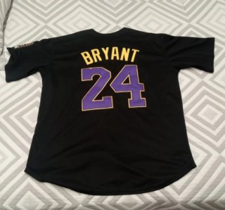 Varias camisetas de Béisbol nuevas