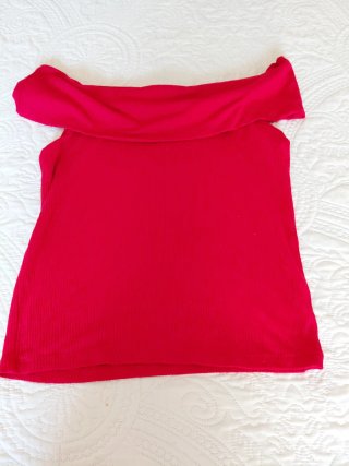 Camiseta escote palabra de honor roja