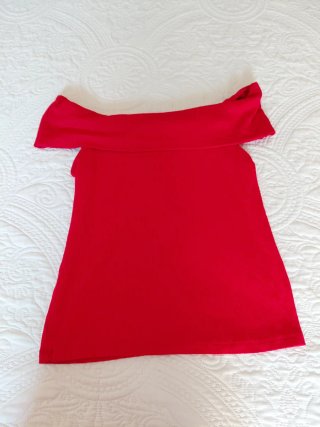 Camiseta escote palabra de honor roja