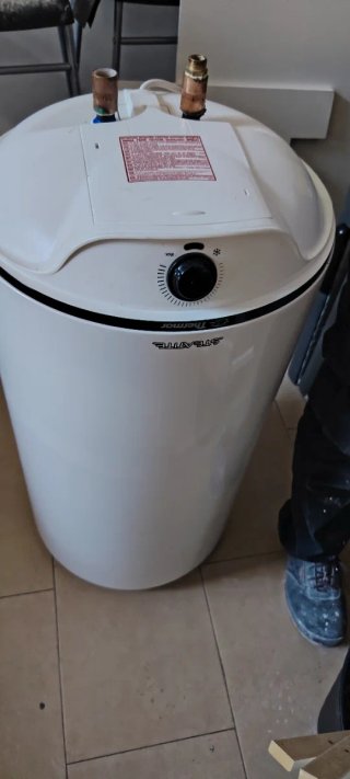 Termo Eléctrico 80L
