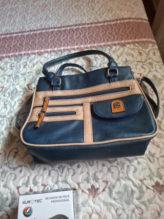 Lote 3: Bolsos y Secador de Pelo Nuevo