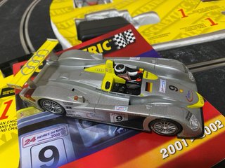 Scalextric Le Mans 2000 Audi R8