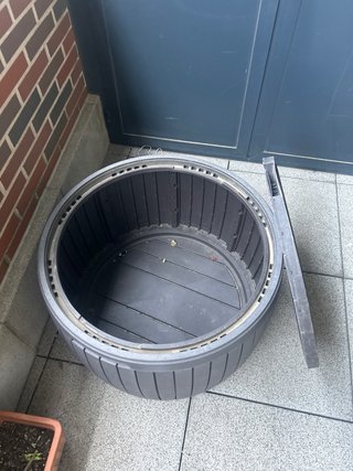Mesa auxiliar redonda 66 cm con almacenaje