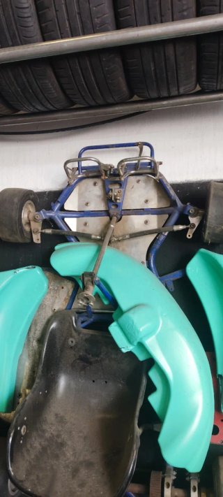 Kart de Competición Azul y Negro