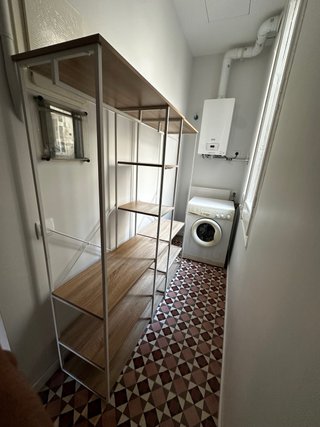 2 Estanterías Abiertas Metálicas y Madera